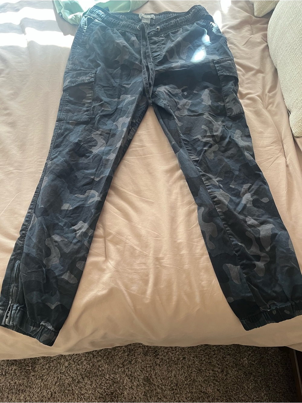 Natural Reflections Women's Relaxed Camo Cargo Joggers - Blue/Gray